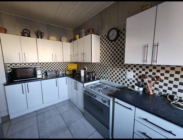 2 BEDROOM APARTMENT FOR SALE IN RANDFONTEIN CENTRAL